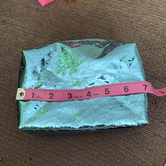 Makeup bag - Picture 4 of 8